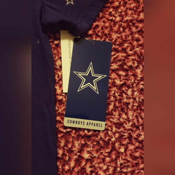 Woman's DALLAS COWBOYS "Kassie Choker" Navy Blue T-shirt (M, L, XL, 2XL) - Picture 4 of 5